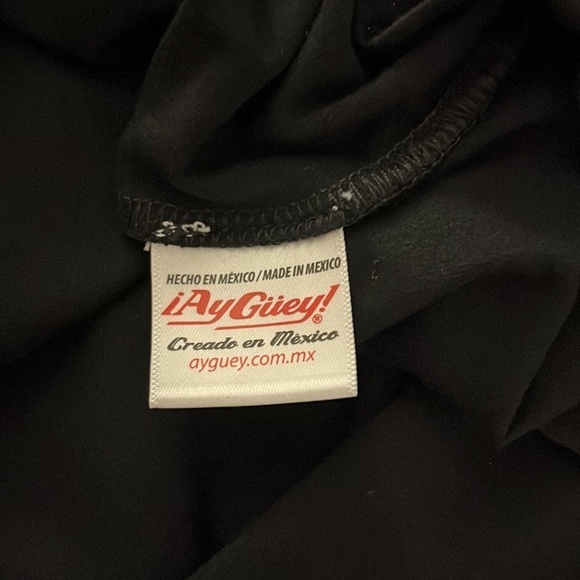 Ay Güey black capped sleeved shirt with bird/doll design. Size S. NWT - Picture 6 of 7